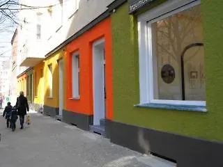 Nena - Bergmannkiez Ehm Traumbergflats ベルリン