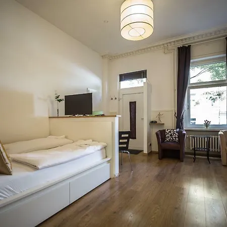 Nena - Bergmannkiez Ehm Traumbergflats Отель 3*